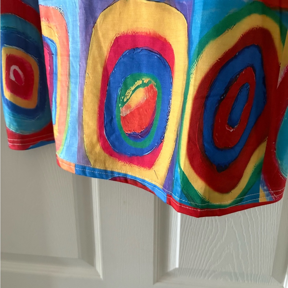 Colorful Abstract Patterned Top - Picture 4 of 8